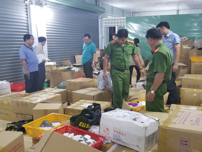 gia-cong-my-pham-uy-tin-o-ho-chi-minh-1